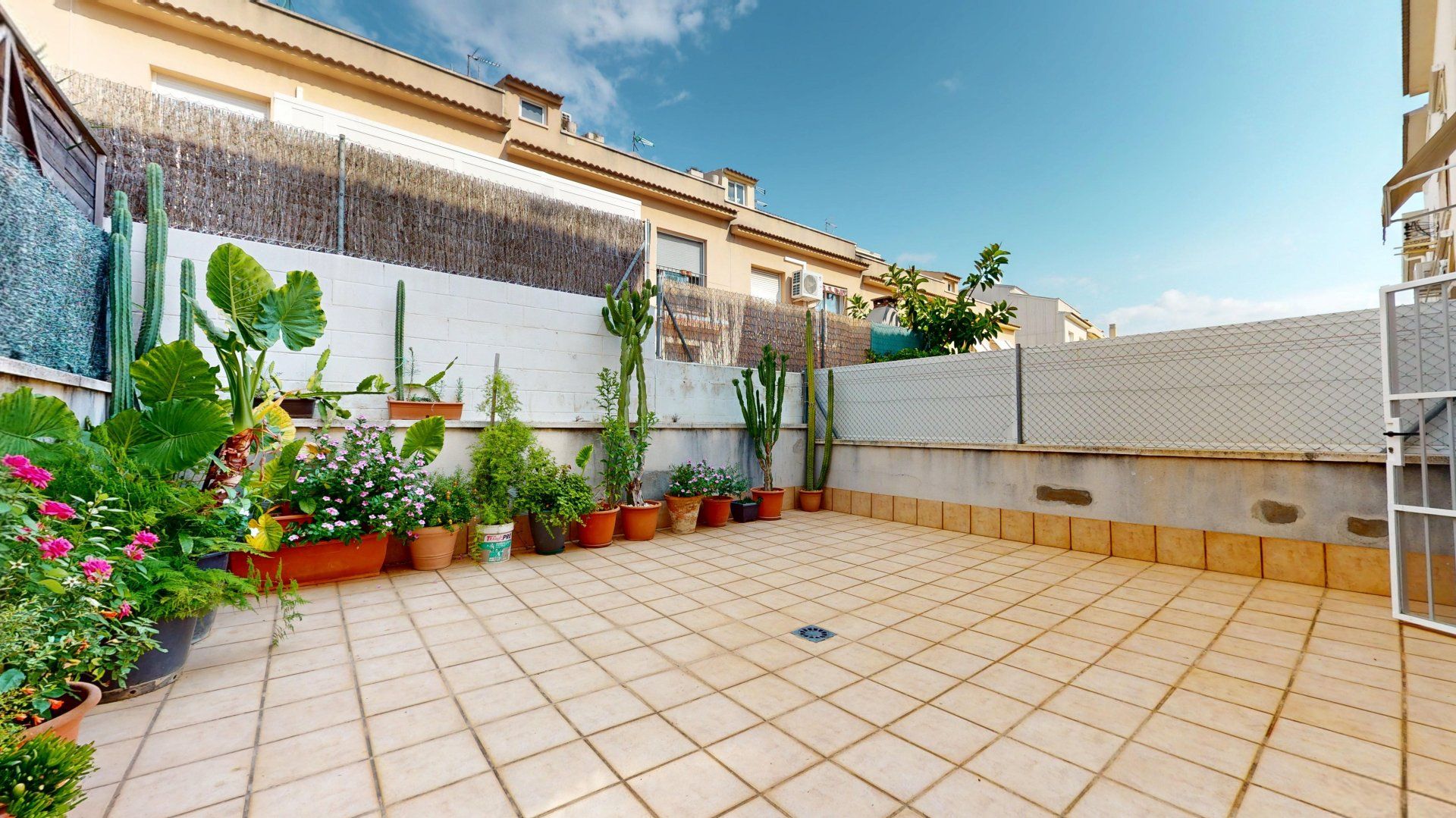 Terraza de Casa adosada en venta en Vilanova i la Geltrú con Calefacción y Terraza