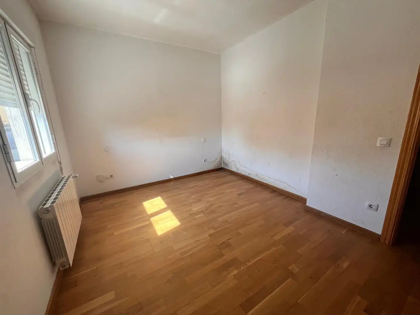 Dormitori de Apartament en venda en Olías del Rey amb Jardí privat