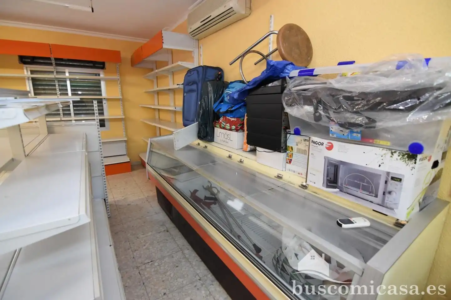 Geschaftsraum zur Miete in Linares mit Klimaanlage