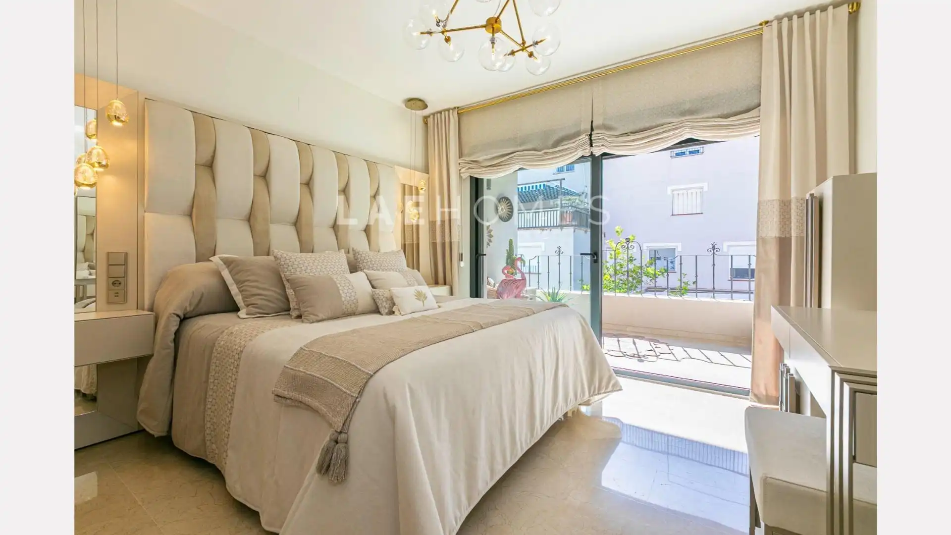 Schlafzimmer von Dachboden zum Verkauf in Marbella mit Klimaanlage, Heizung und Terrasse
