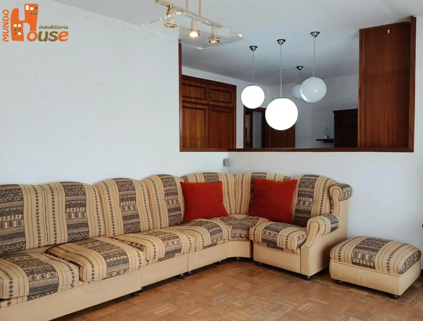 Living room of Flat for sale in Segovia  with Furnished