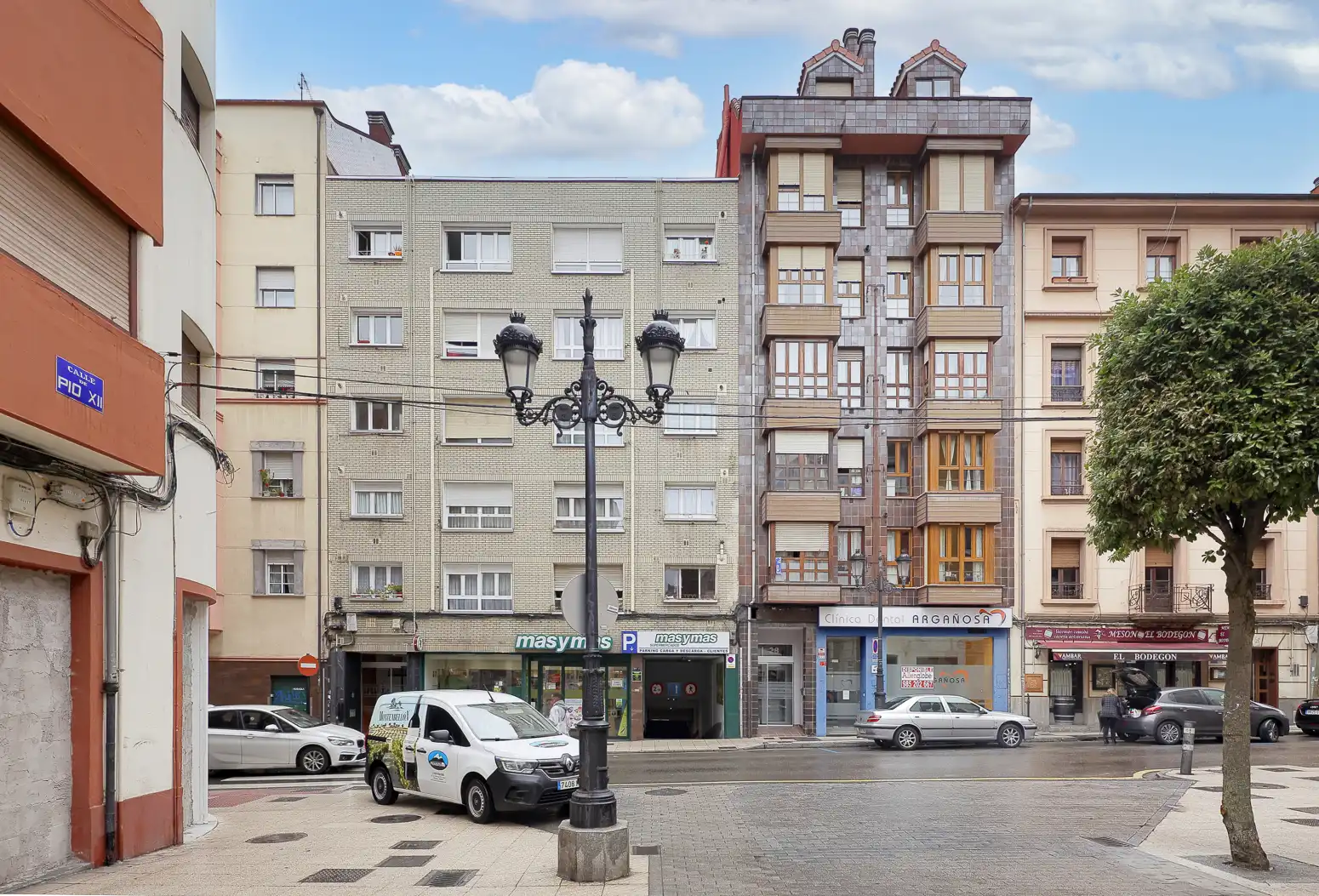 Außenansicht von Wohnung zum Verkauf in Oviedo  mit Heizung und Parkett