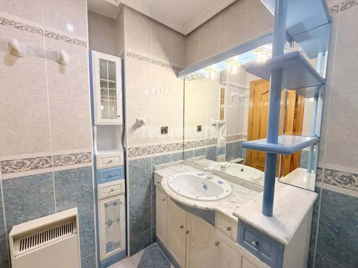 Baño de Piso en venta en Talavera de la Reina con Calefacción y Terraza