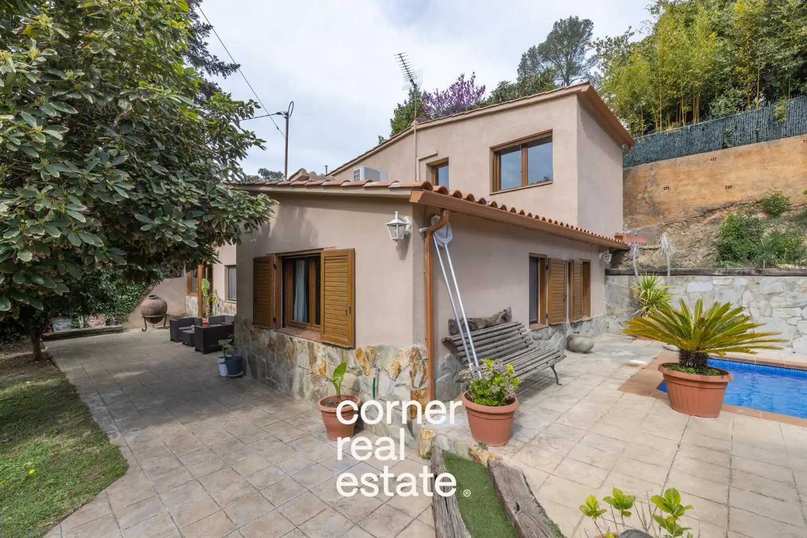 Vista exterior de Casa o chalet en venta en Molins de Rei con Aire acondicionado, Calefacción y Jardín privado