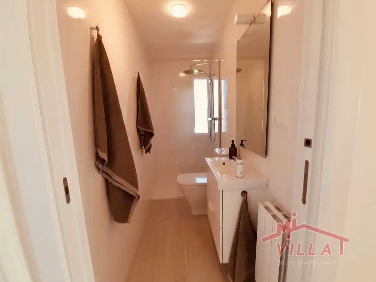 Badezimmer von Wohnung zur Miete in Laredo mit Heizung und Möbliert