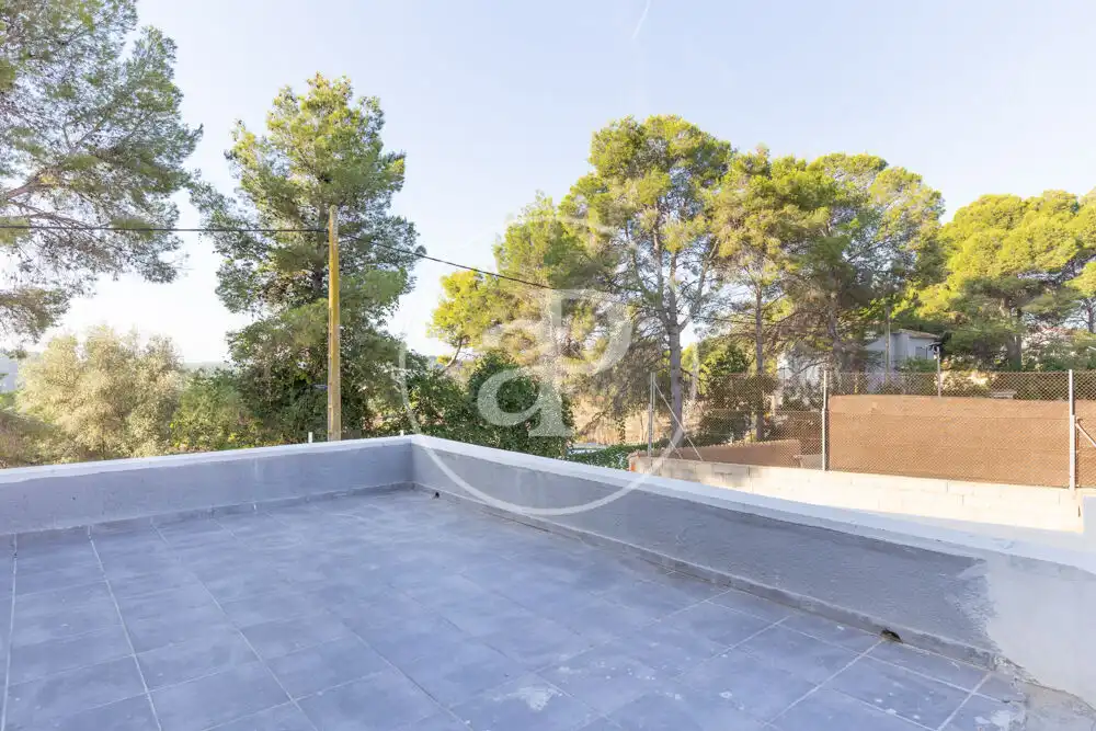 Casa aparellada amb terrassa en venda a Godelleta, imagen 36