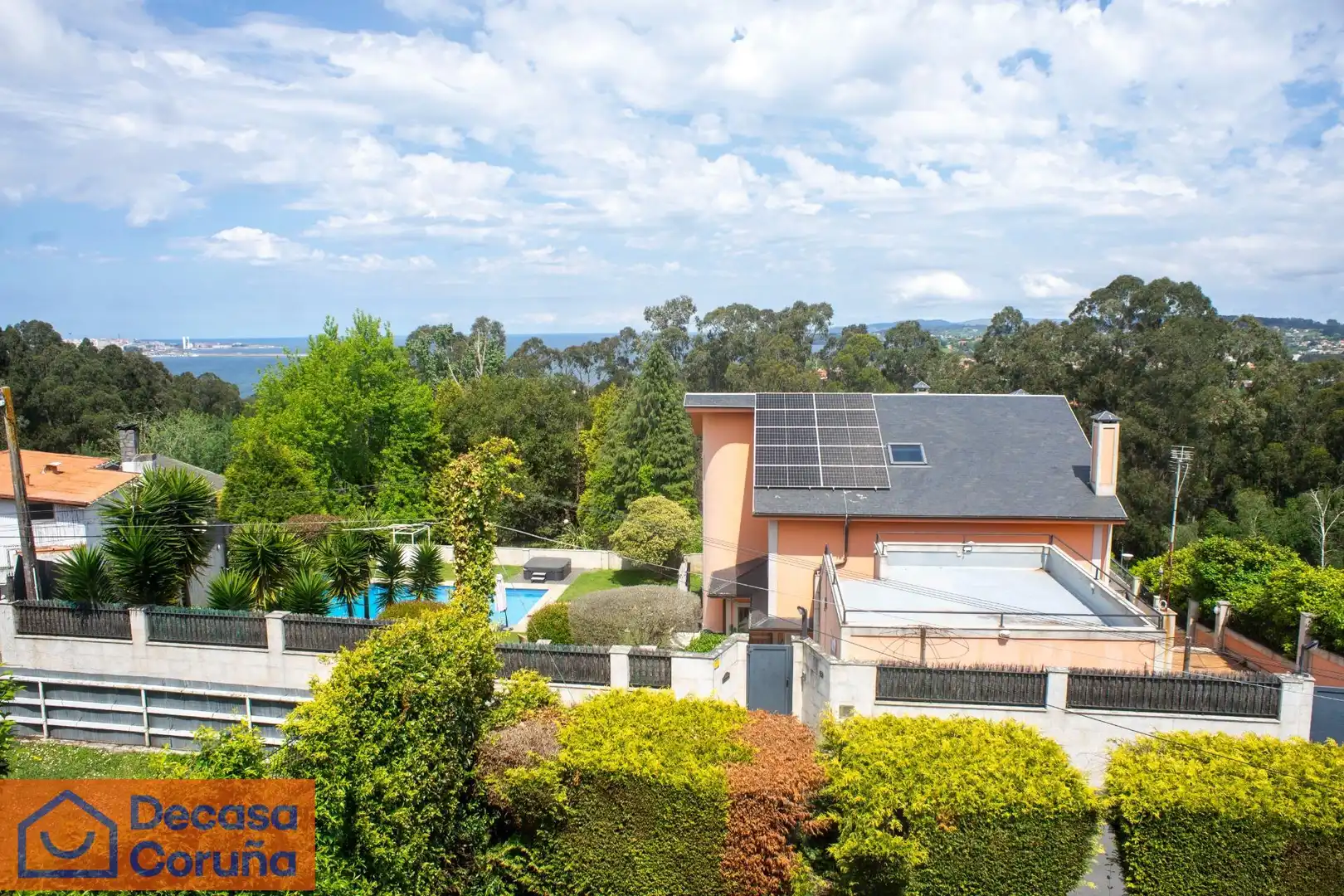 Terraza de Casa o chalet en venta en Oleiros con Calefacción, Jardín privado y Terraza