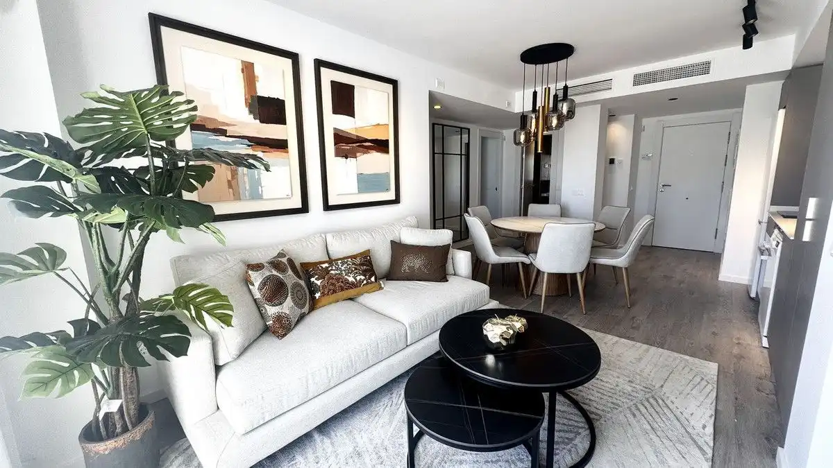 Sala d'estar de Apartament de lloguer en Fuengirola amb Aire condicionat, Calefacció i Terrassa