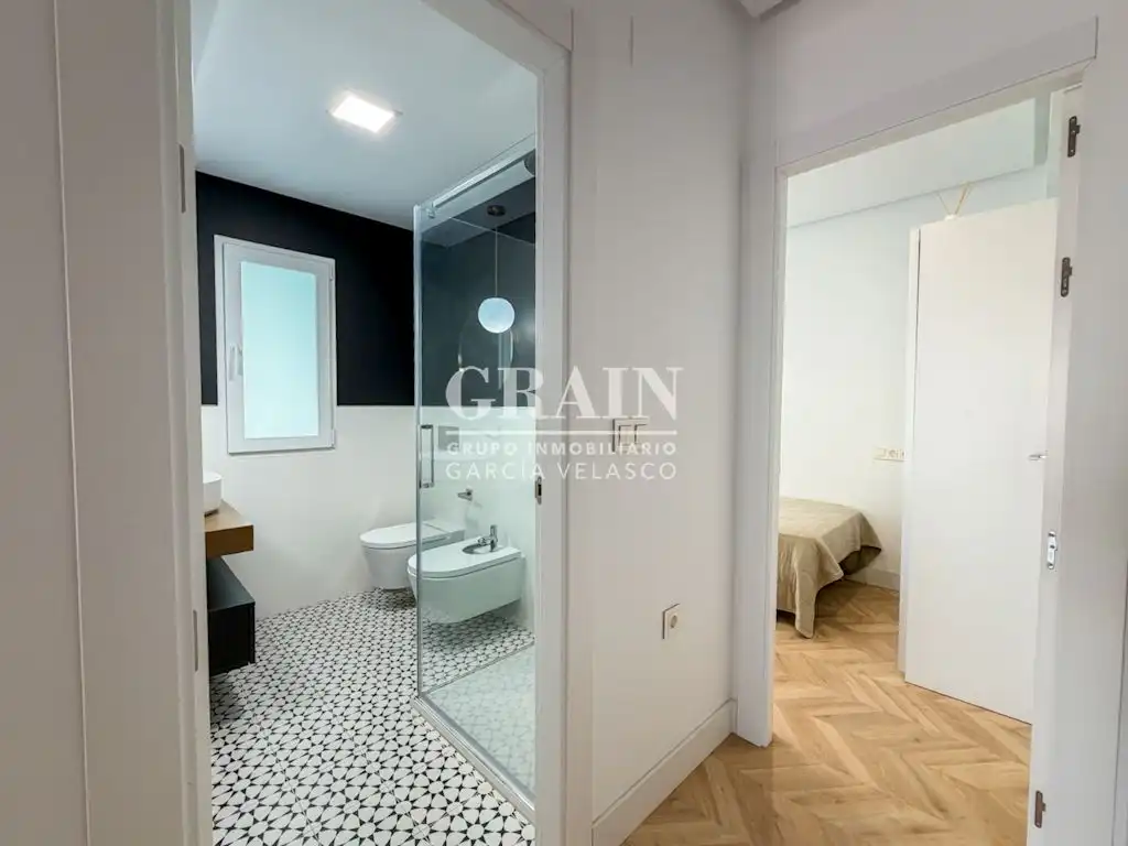 Badezimmer von Dachboden zur Miete in Albacete mit Heizung, Terrasse und Balkon