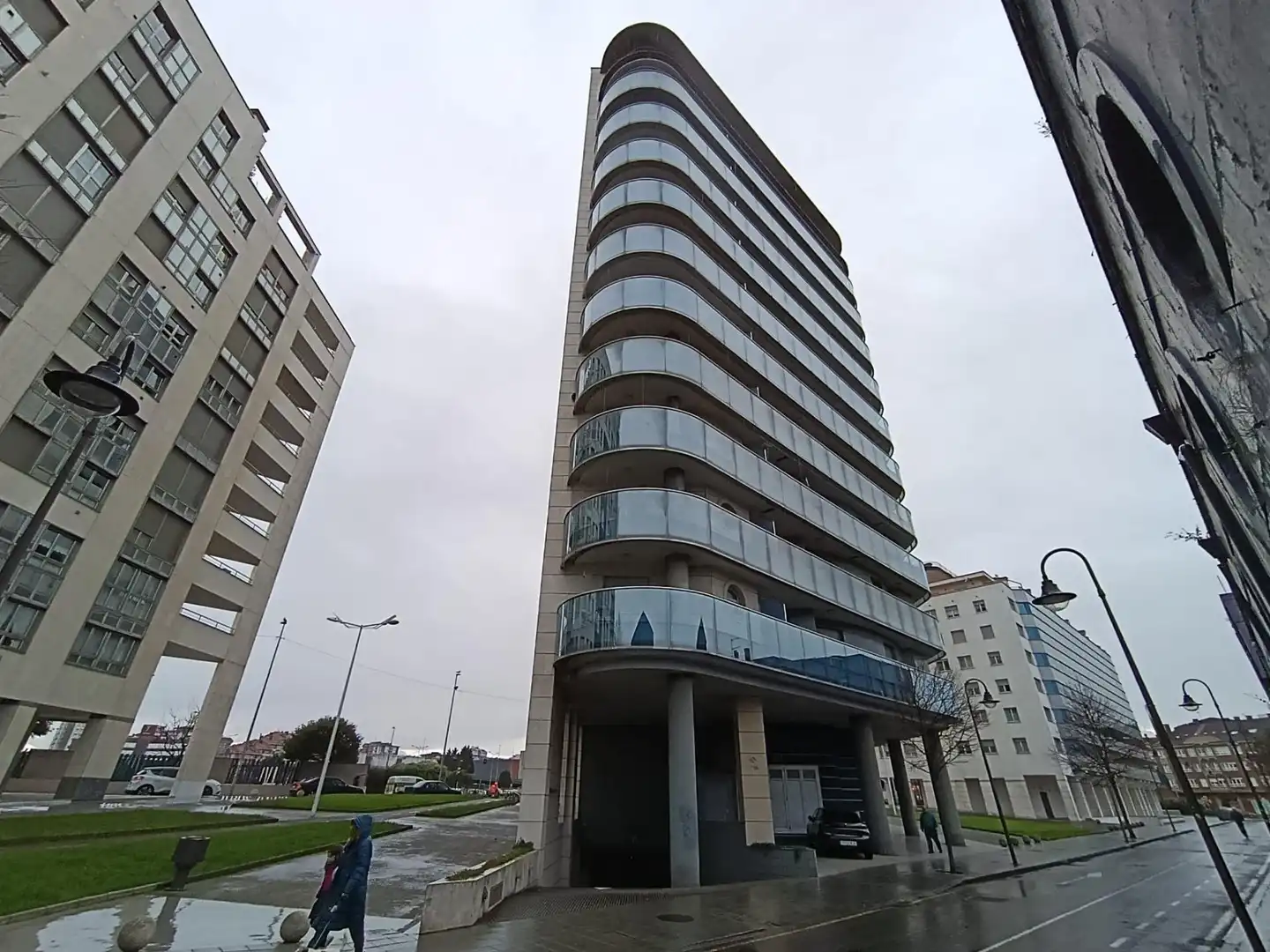 Vista exterior de Pis en venda en Gijón  amb Terrassa, Traster i Moblat