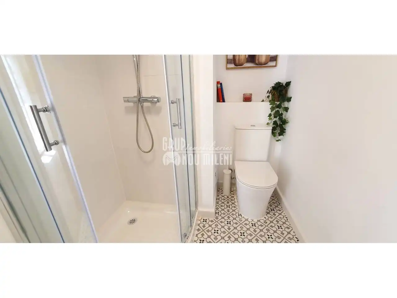 Baño de Piso en venta en Silla con Amueblado y Balcón