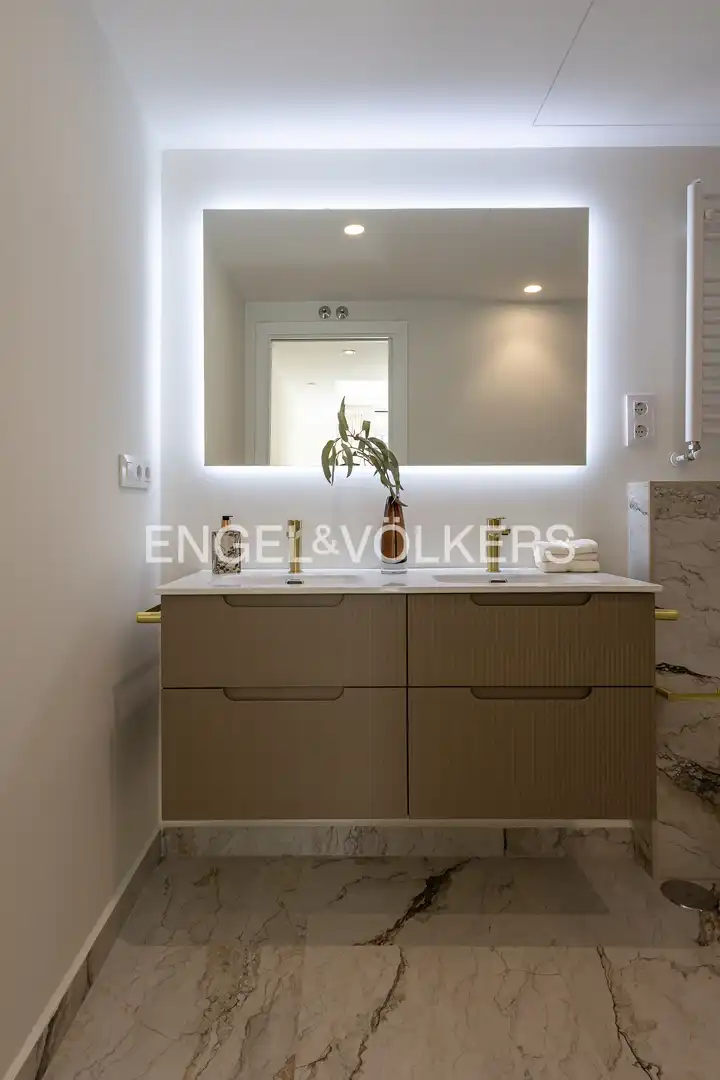 Baño de Piso en venta en Madrid con Aire acondicionado, Calefacción y Amueblado