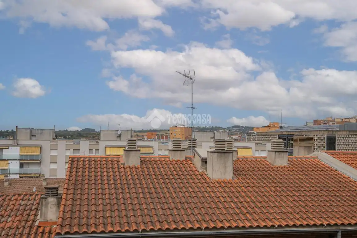 Vista exterior de Piso en venta en Rubí con Aire acondicionado, Calefacción y Trastero