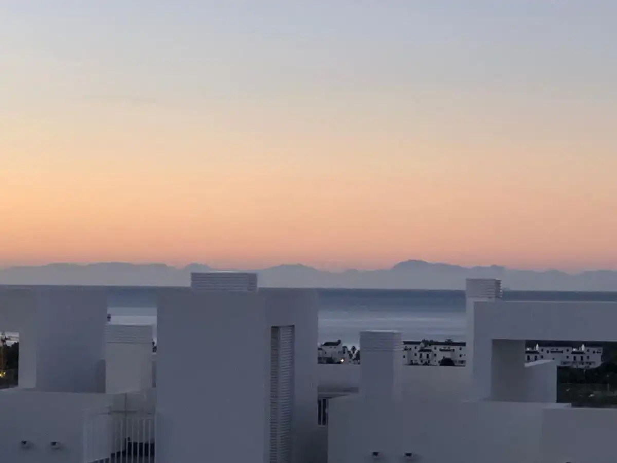 Vista exterior de Apartament de lloguer en Estepona amb Aire condicionat, Calefacció i Terrassa