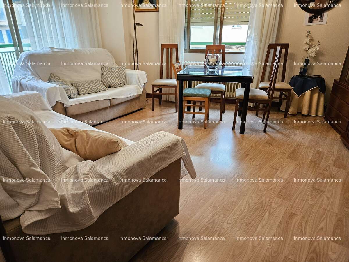 Living room of Flat for sale in Salamanca Capital  with Heating