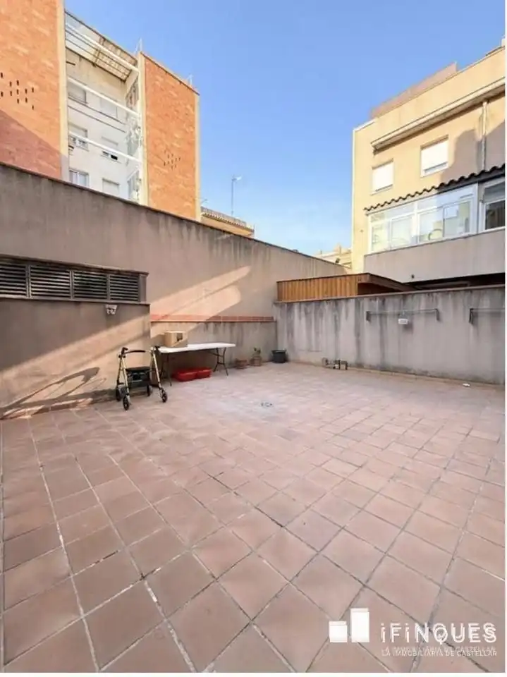 Terraza de Planta baja en venta en Castellar del Vallès con Calefacción, Terraza y Internet