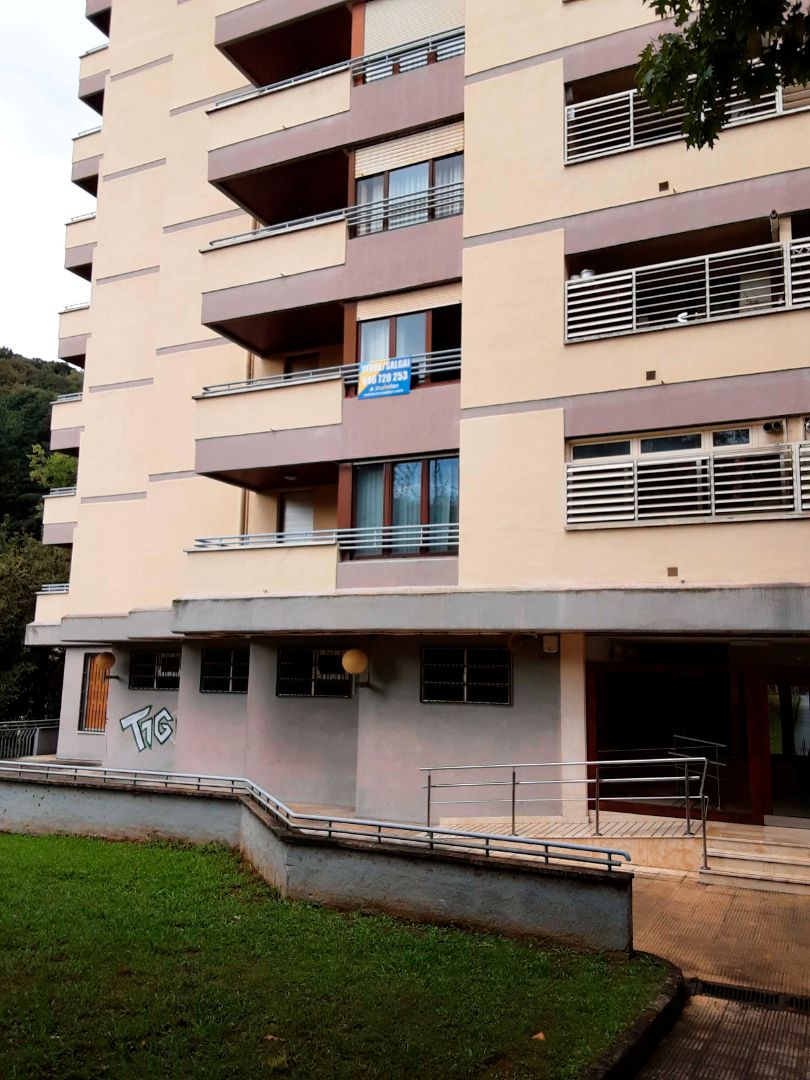 Exterior view of Flat for sale in Laudio / Llodio  with Heating, Terrace and Storage room