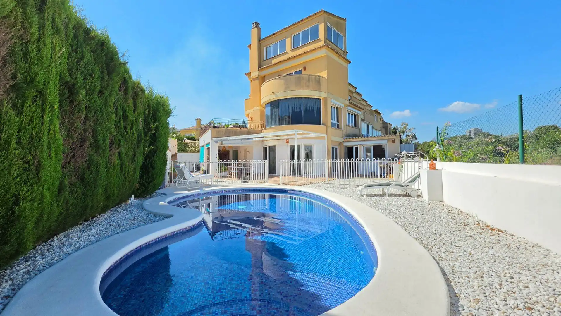 Piscina de Casa adosada en venta en Park Nord - Casona
