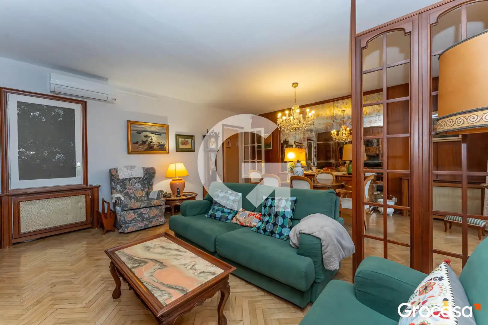 Sala de estar de Piso en venta en Cornellà de Llobregat con Aire acondicionado, Calefacción y Terraza