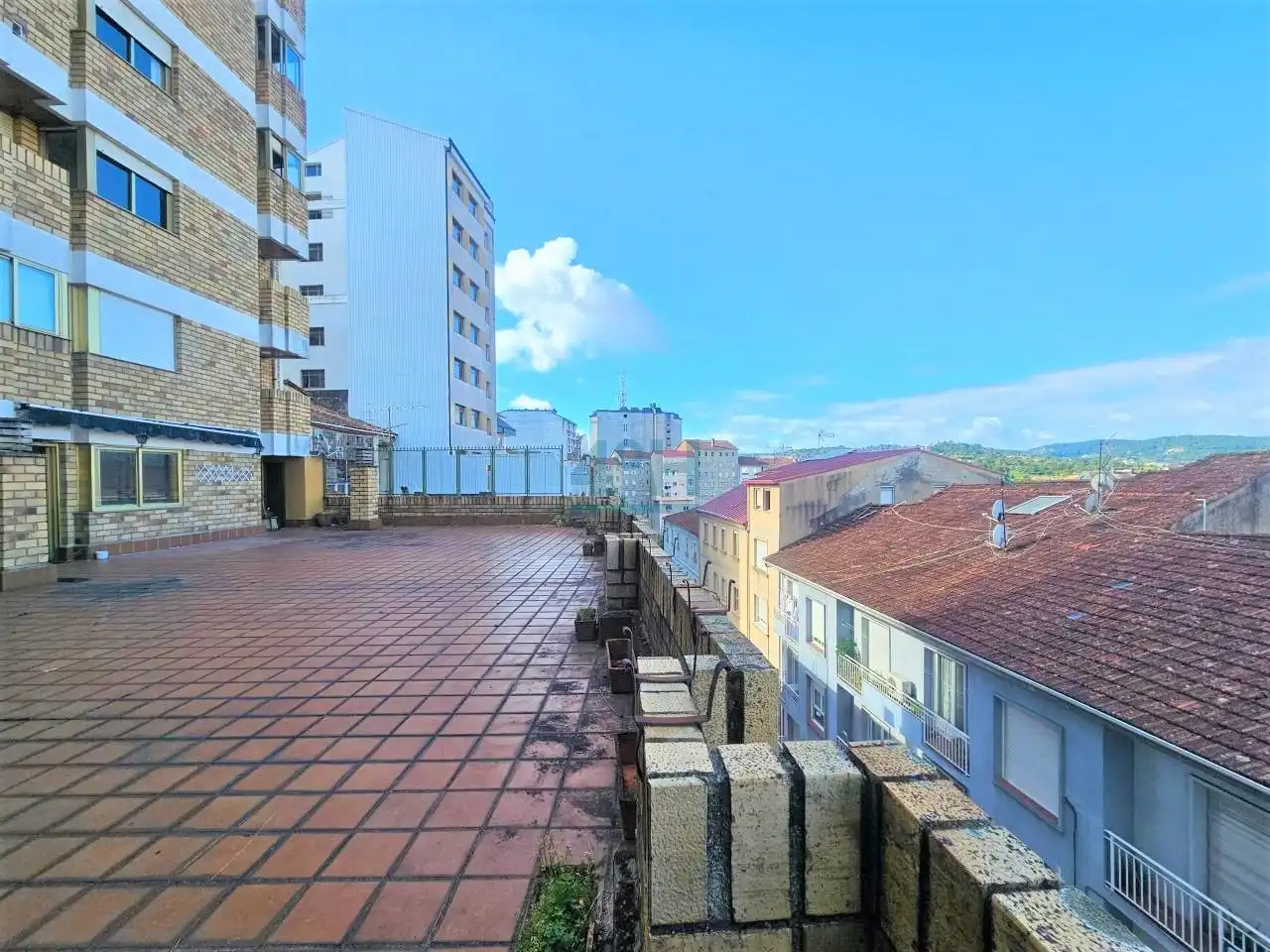 Terrasse von Wohnung zum Verkauf in Ourense Capital  mit Heizung, Parkett und Terrasse
