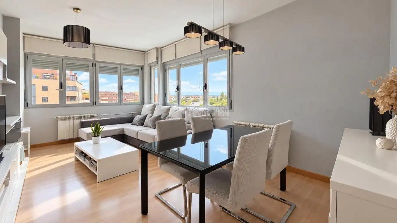 Living room of Flat for sale in Fuencarral - El Pardo