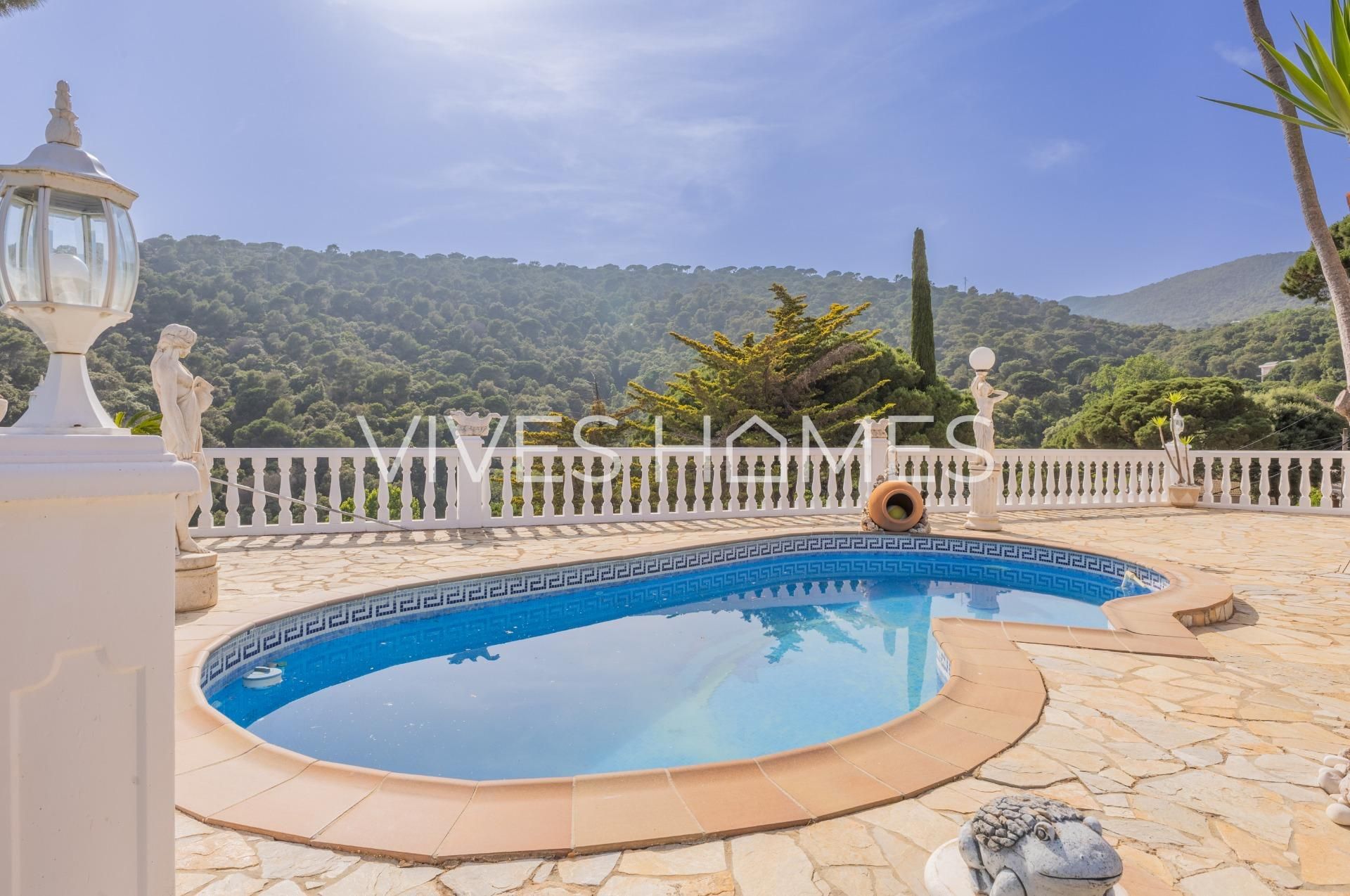 Exterior view of House or chalet for sale in Sant Cebrià de Vallalta  with Air Conditioner, Heating and Private garden