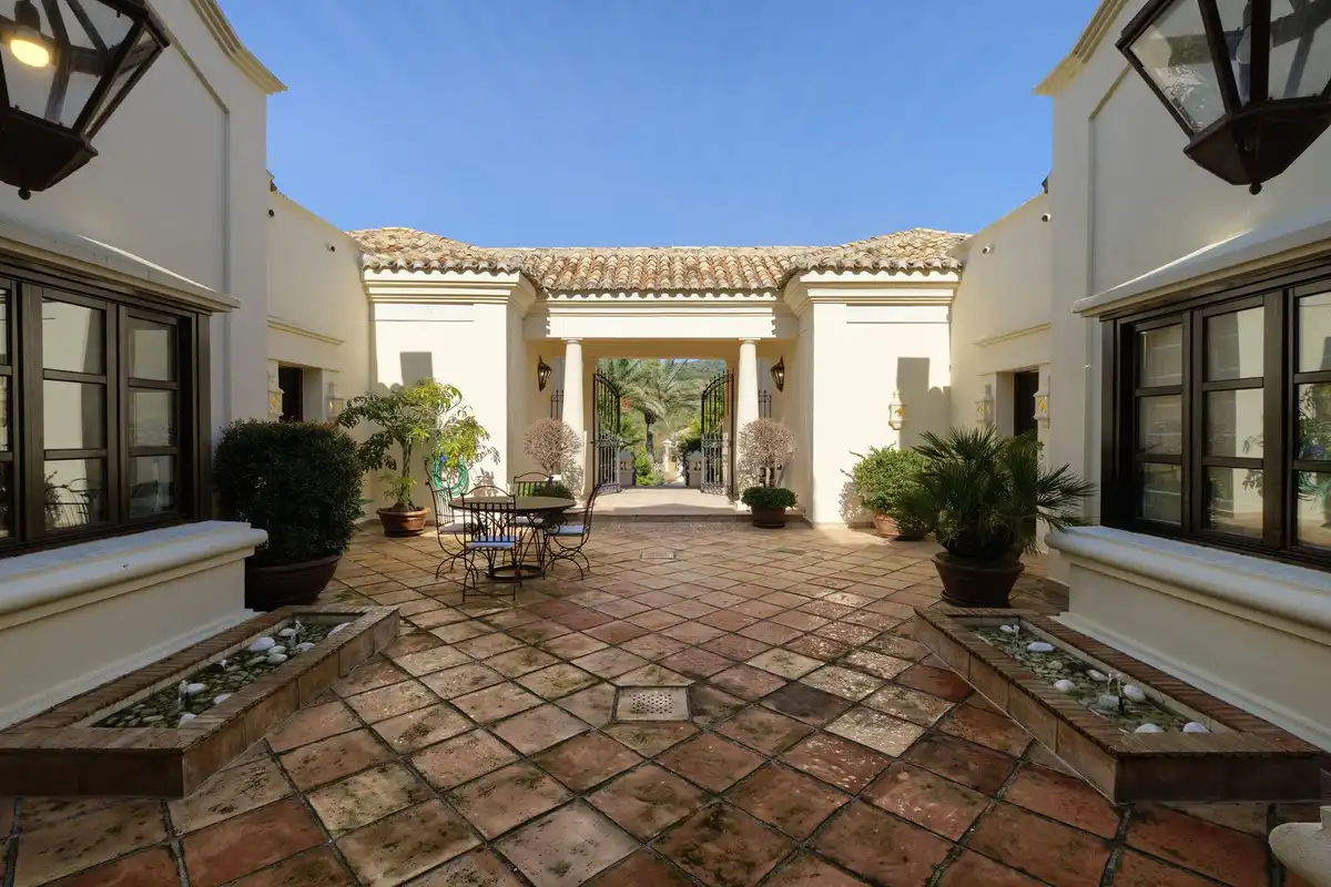 Chalet con piscina en venta en Milla de Oro, imagen 23