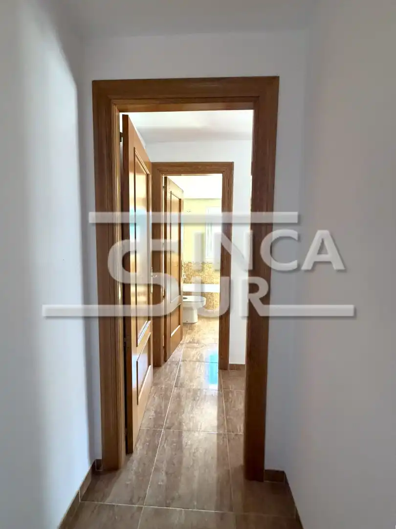Piso en venta en Roquetas de Mar con Balcón