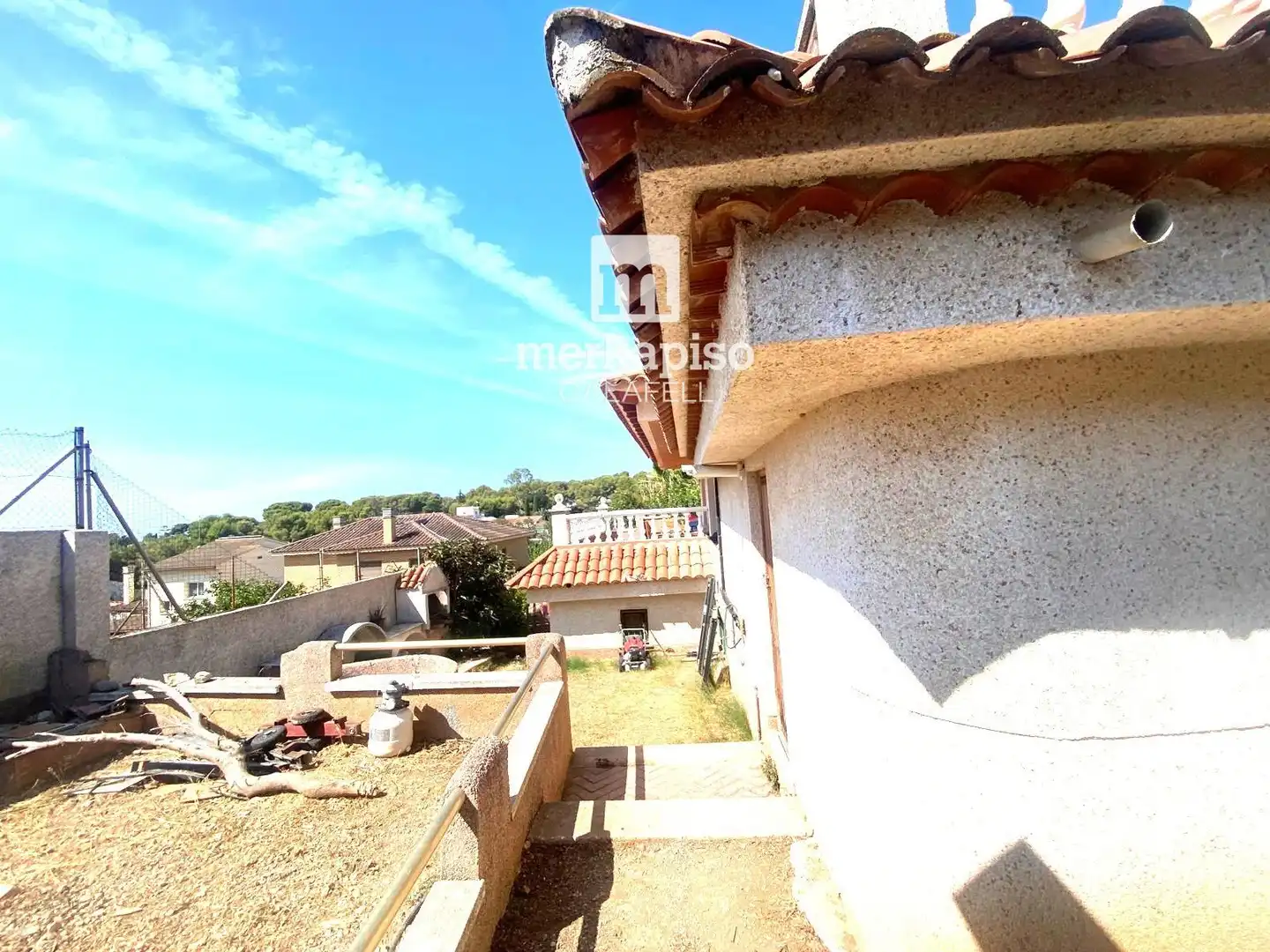 Vista exterior de Casa o xalet en venda en Cunit amb Jardí privat, Terrassa i Traster