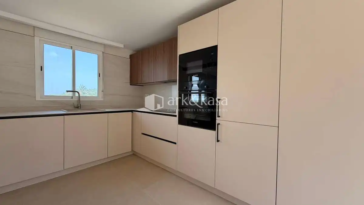 Cocina de Casa o chalet de alquiler en Sagunto / Sagunt con Aire acondicionado, Jardín privado y Terraza