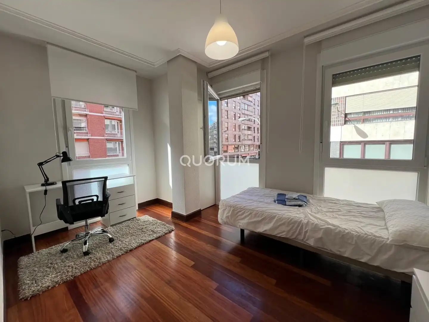 Schlafzimmer von Wohnung zur Miete in Bilbao  mit Heizung und Möbliert