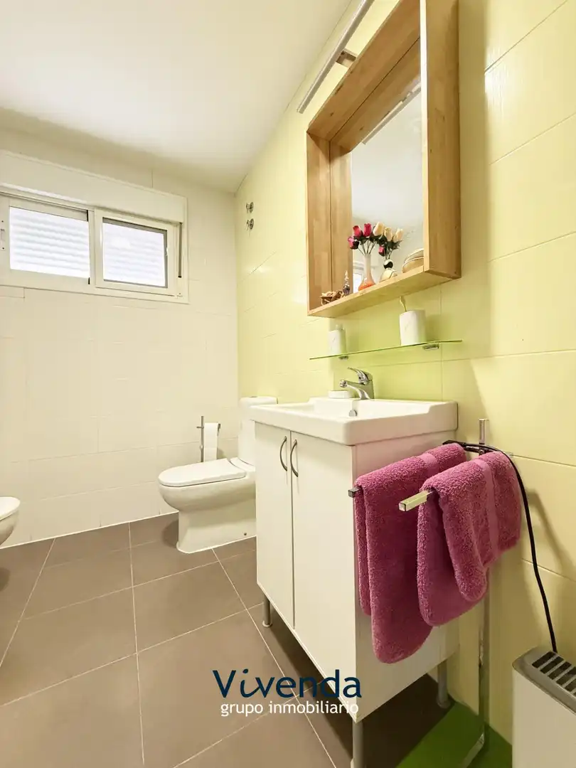 Baño de Casa adosada en venta en Cedillo del Condado con Calefacción, Terraza y Trastero
