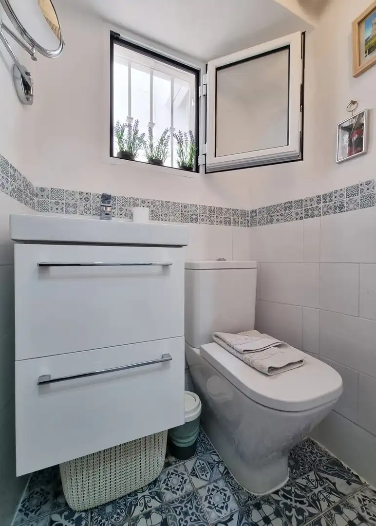 Bathroom of Ground floor for sale in Marbella  with Air Conditioner, Furnished and Internet