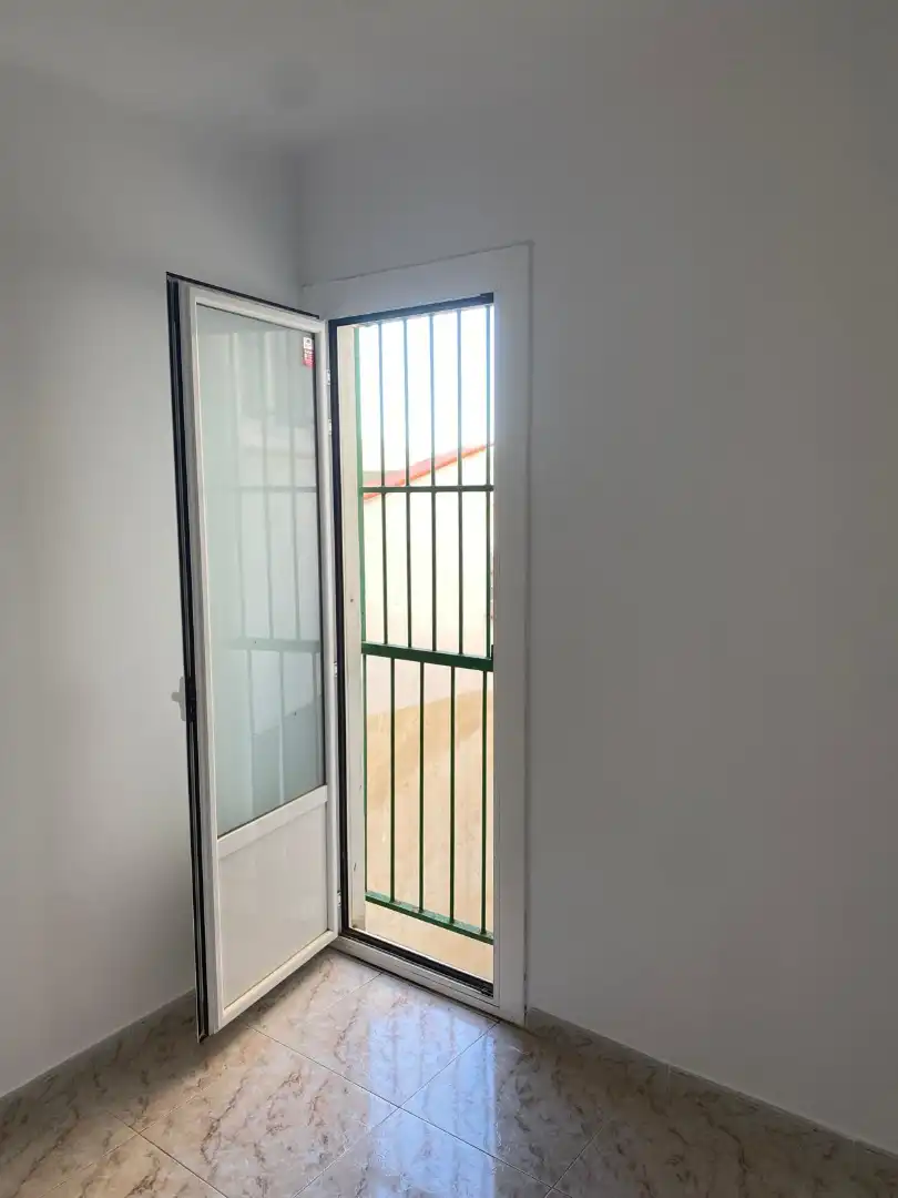 Appartamento con terrazza in vendita a Carrer de la Conca de Tremp, imagen 9