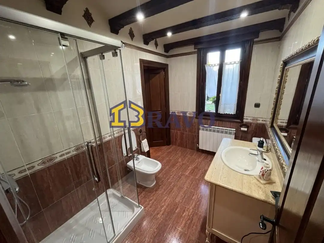 Baño de Casa o chalet en venta en Valle de Mena con Calefacción, Jardín privado y Terraza
