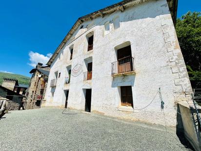 Vista exterior de Pis en venda en Sort amb Terrassa