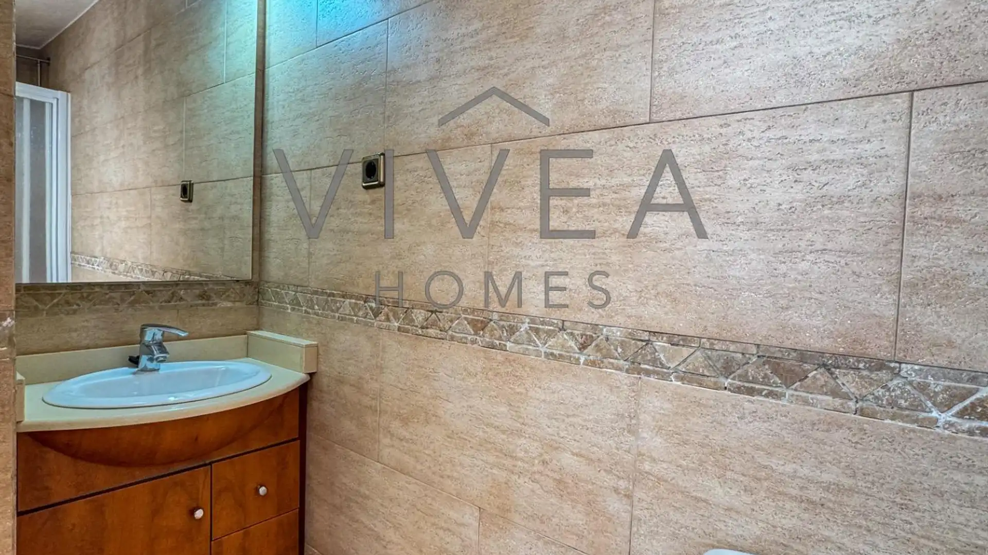 Bathroom of Houses for sale in Sabadell  with Air Conditioner, Heating and Terrace