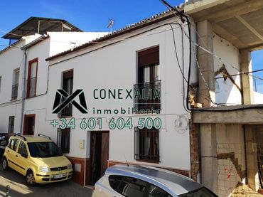 House with balcony for sale in Olvera