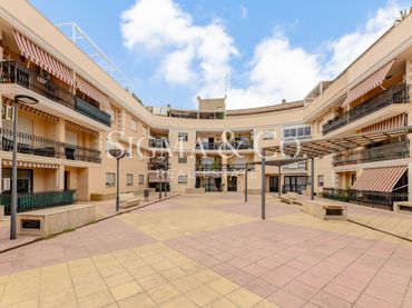 Flat with lift for sale in Plaça Enric Valor