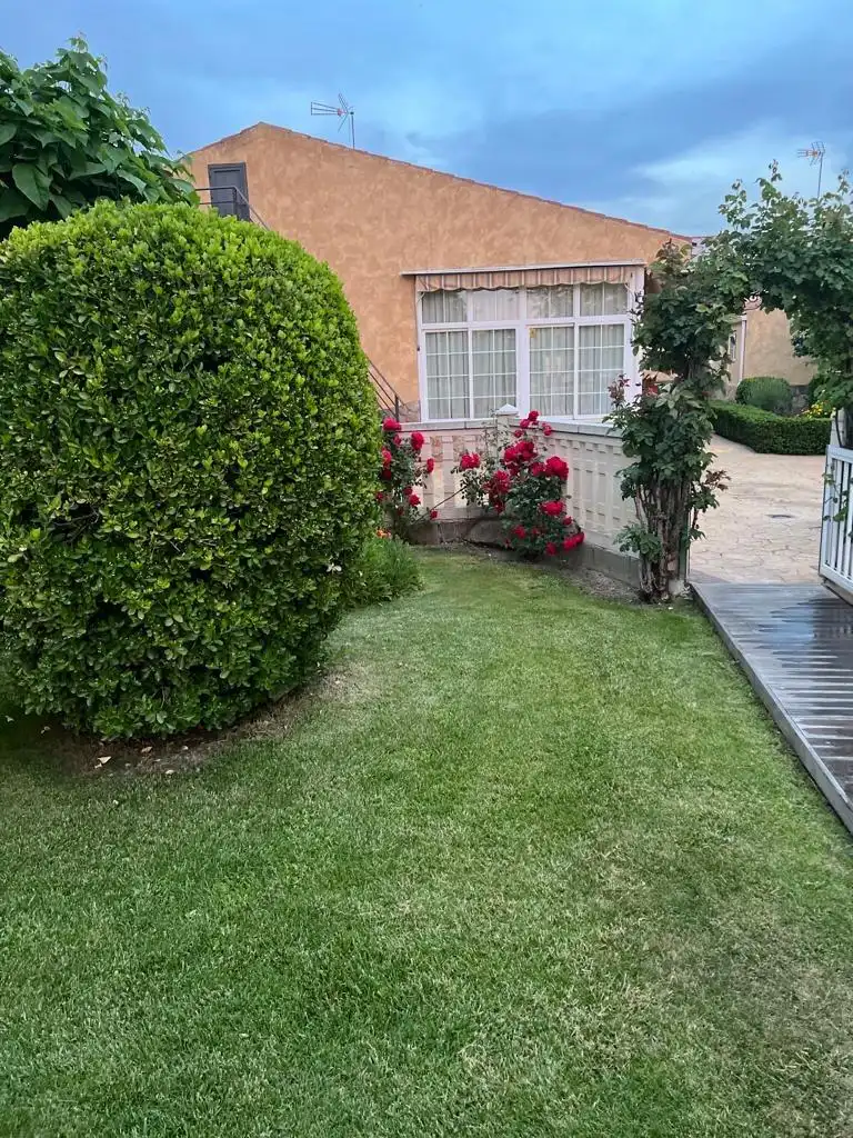 Garden of Houses for sale in Illescas  with Air Conditioner, Private garden and Parquet flooring