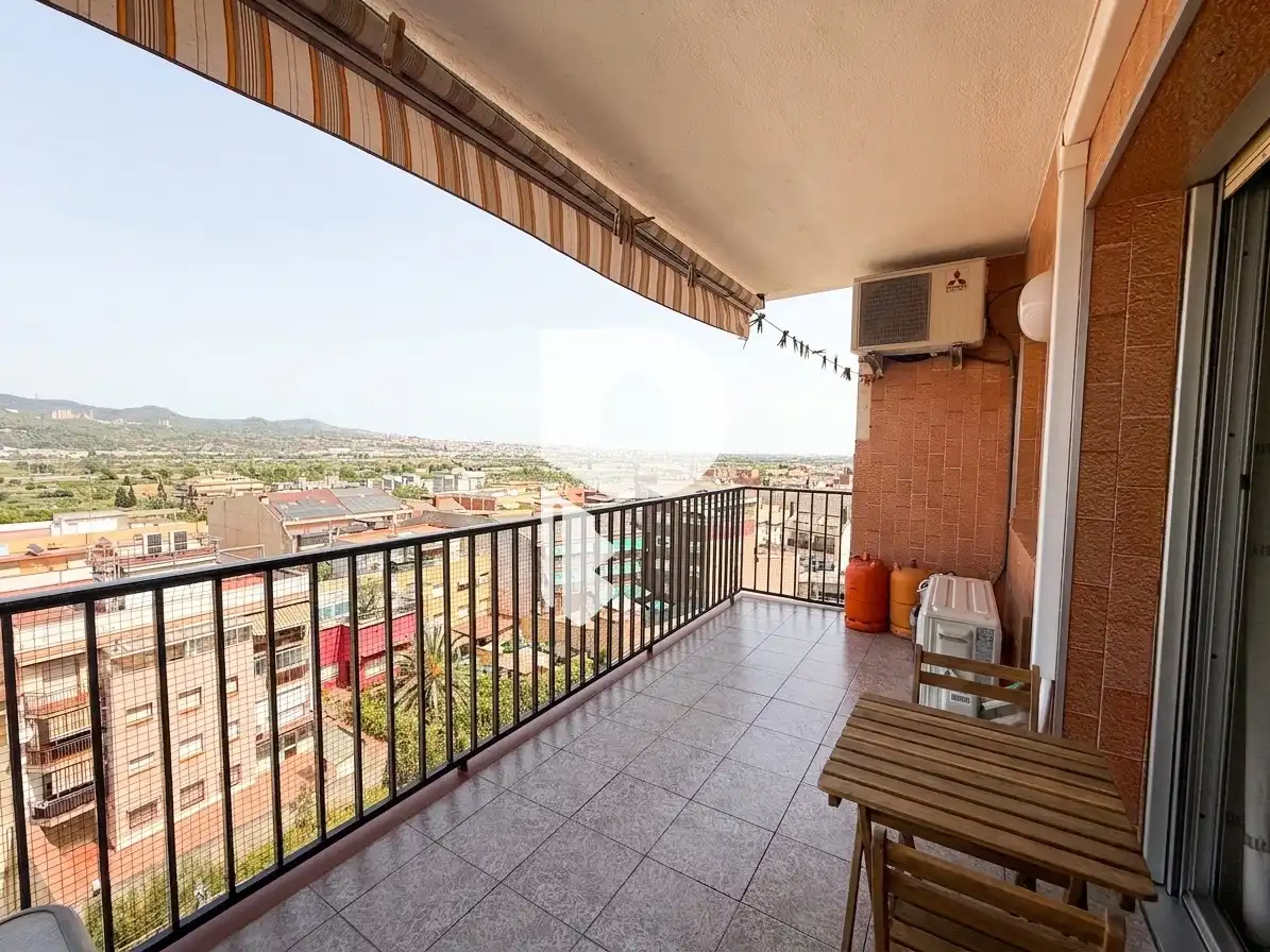Balcony of Flat for sale in Sant Vicenç Dels Horts  with Air Conditioner, Heating and Terrace