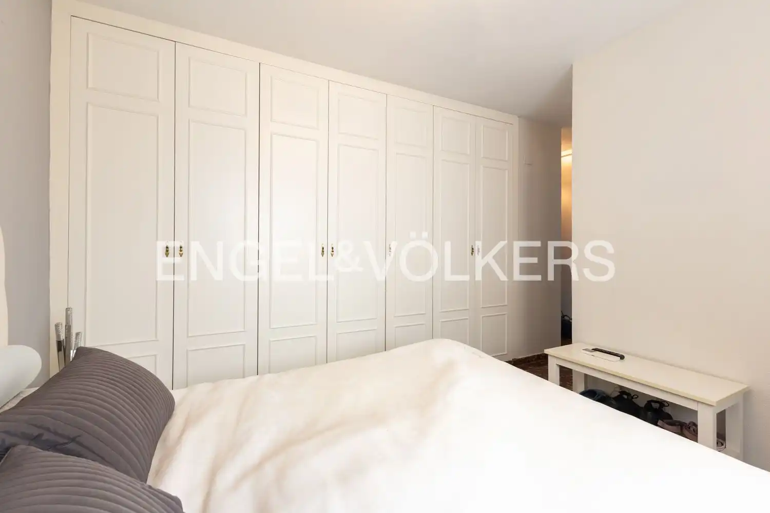 Bedroom of Flat for rent in Valencia  with Air Conditioner, Heating and Storage room