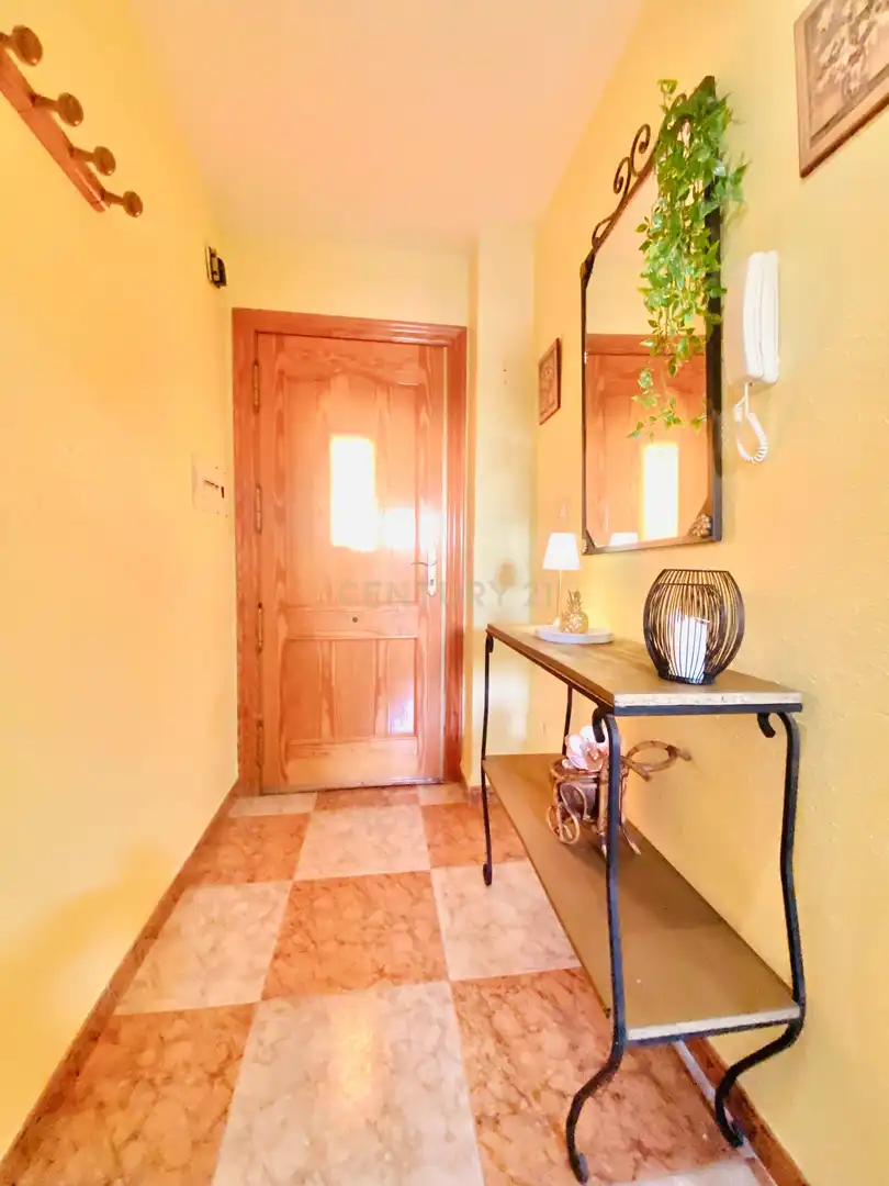 Dúplex en venta en Roquetas de Mar con Trastero y Balcón