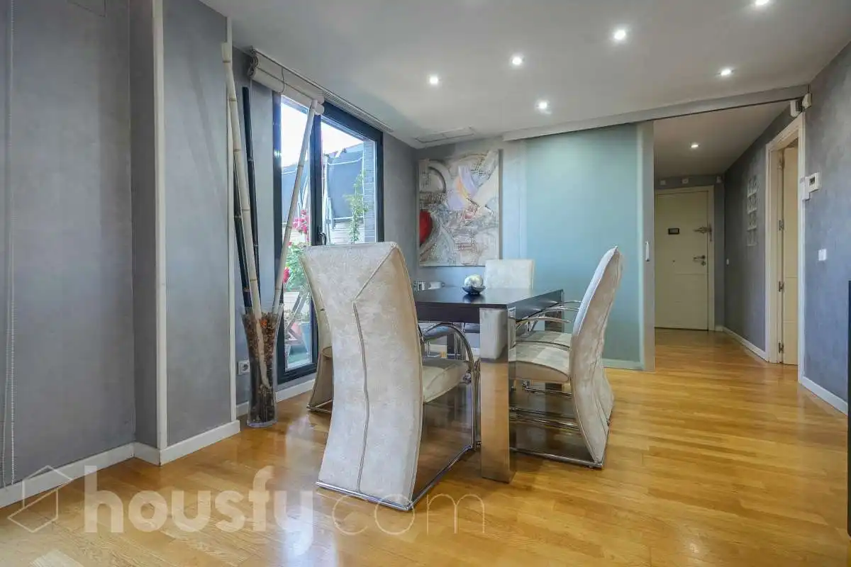 Comedor de Ático en venta en Madrid con Terraza, Trastero y Piscina comunitaria