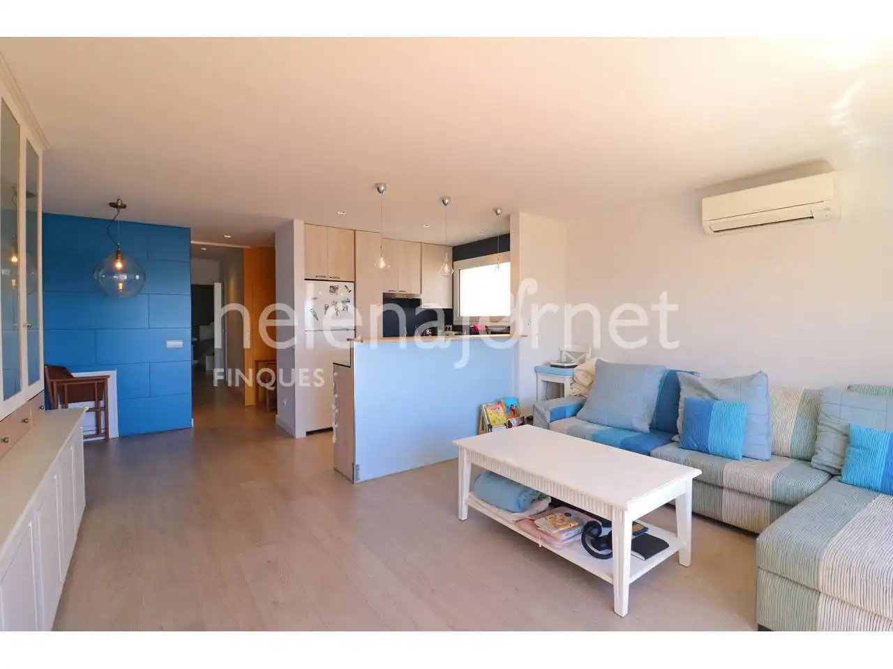 Sala d'estar de Pis en venda en Sant Feliu de Guíxols amb Aire condicionat, Calefacció i Terrassa