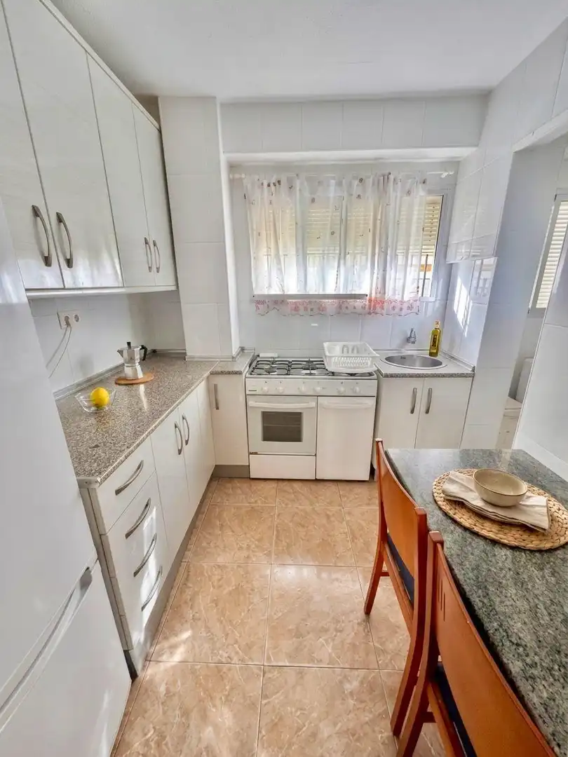 Küche von Wohnung zum Verkauf in Vélez-Málaga mit Klimaanlage, Terrasse und Möbliert