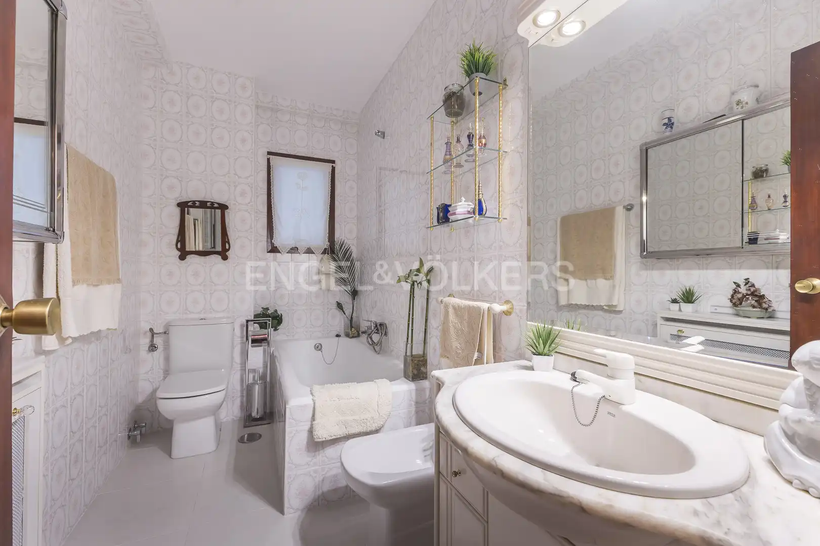 Baño de Piso en venta en Madrid con Calefacción, Parquet y Terraza