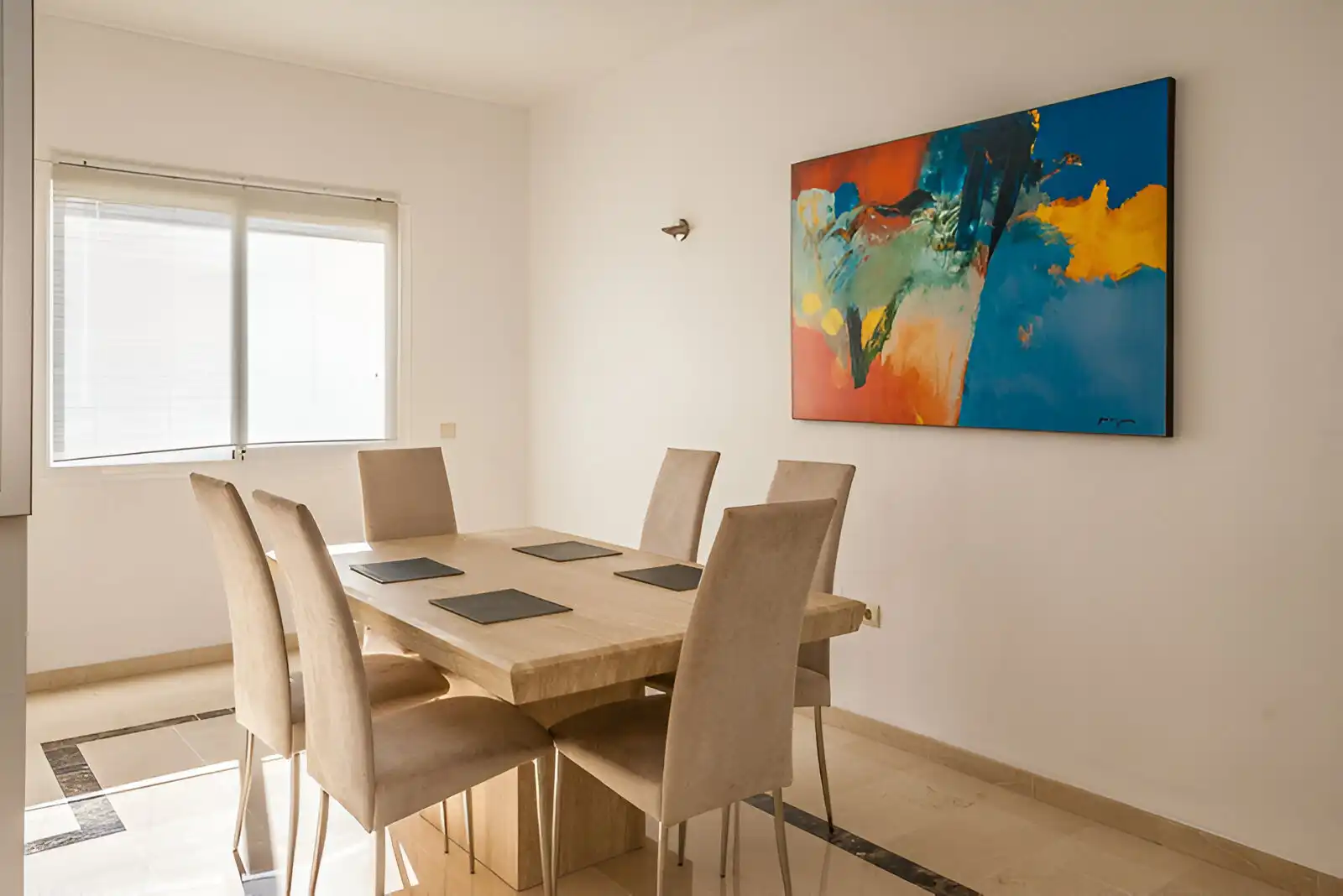 Menjador de Apartament en venda en Marbella amb Aire condicionat i Terrassa