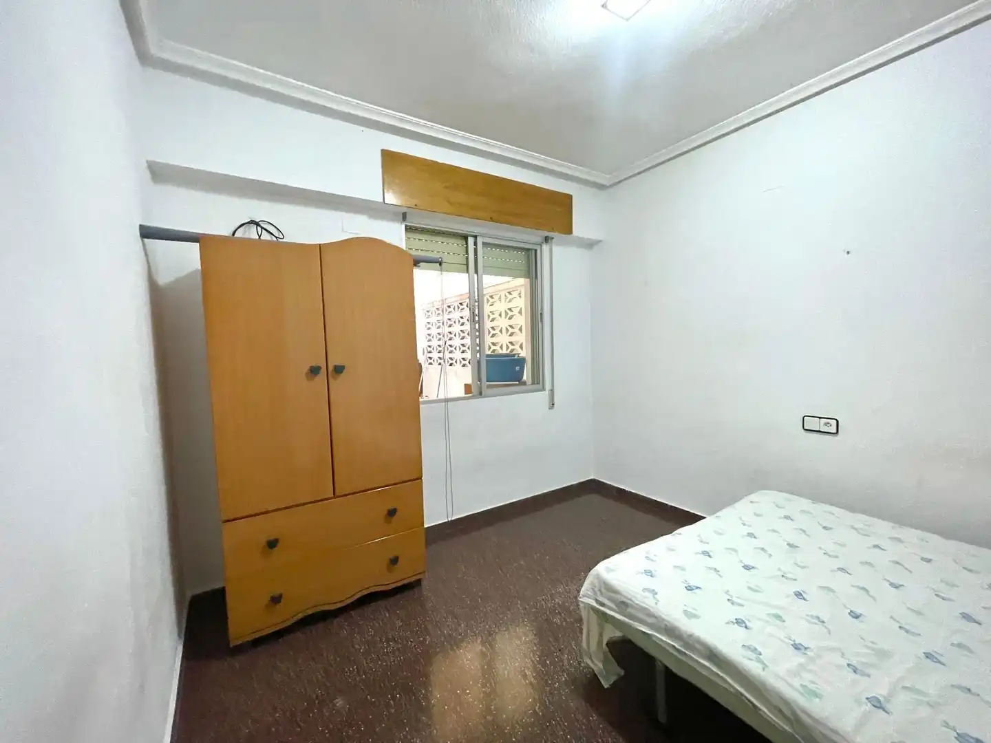 Habitación de Planta baja en venta en Elche / Elx con Balcón y Alarma