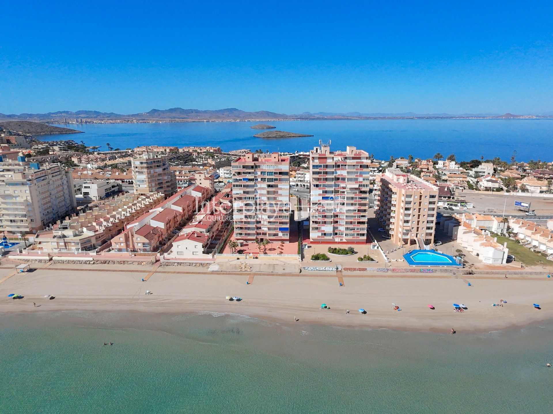 Vista exterior de Pis en venda en La Manga del Mar Menor amb Traster i Moblat
